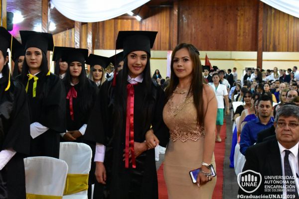 graduacion-colonias-unidas-unae-650A6060EC-8219-9C71-CCF9-92ABE81EB539.jpg