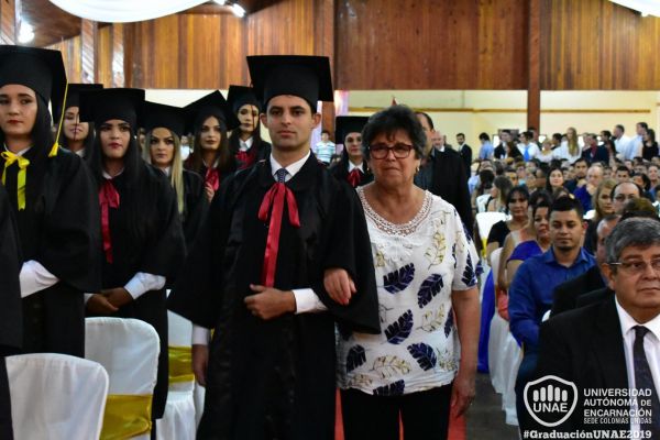 graduacion-colonias-unidas-unae-679B2AD91E-A699-1D4E-1946-E4A69A72BB4A.jpg