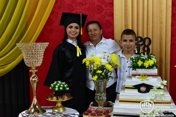 graduacion-colonias-unidas-unae-85375A393-AC0A-85D7-A5B3-788CCC9D9274.jpg