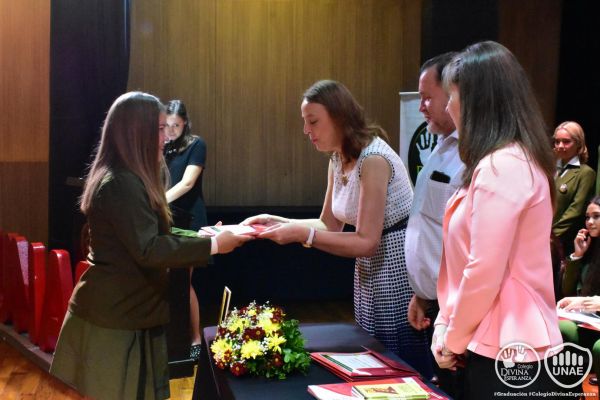 colegio-divina-esperanza-tercero-bti-unae-77098BD5B-C542-BE0C-9A29-E830121EE02A.jpg