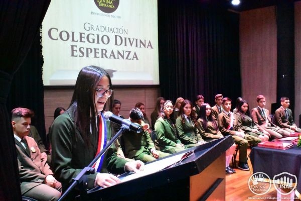 graduacion-colegio-divina-esperanza-150F78A124-74FB-3FBE-6F22-2EE300C8161F.jpg