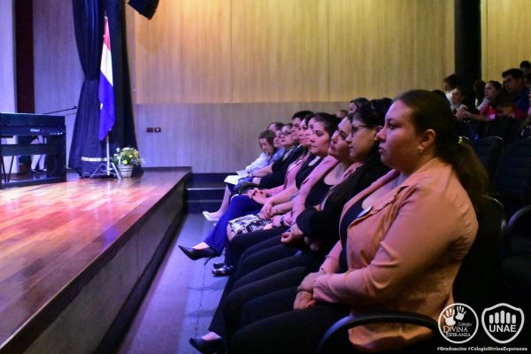 graduacion-colegio-divina-esperanza-177B84D085-7FBD-DA97-03E4-A5131C014A05.jpg