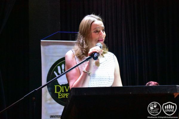 graduacion-colegio-divina-esperanza-20E2E08EF1-4A0C-691B-327A-634EE7BE5C46.jpg