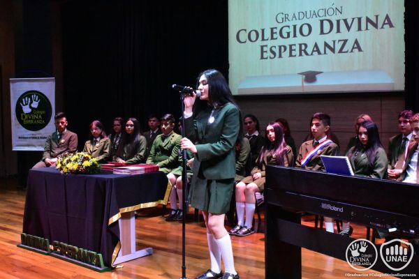 graduacion-colegio-divina-esperanza-28C44EBB4C-F68E-77B5-590D-73700DA05B3F.jpg