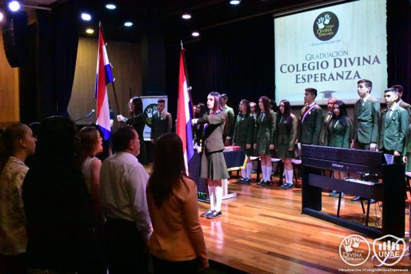 graduacion-colegio-divina-esperanza-6B57A9F6D-1AB9-ED62-20D7-CA77F2D7DF46.jpg