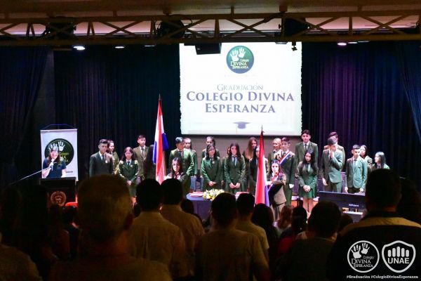 graduacion-colegio-divina-esperanza-79A57A328-FFEA-781D-F50E-66FB4AF2BC73.jpg