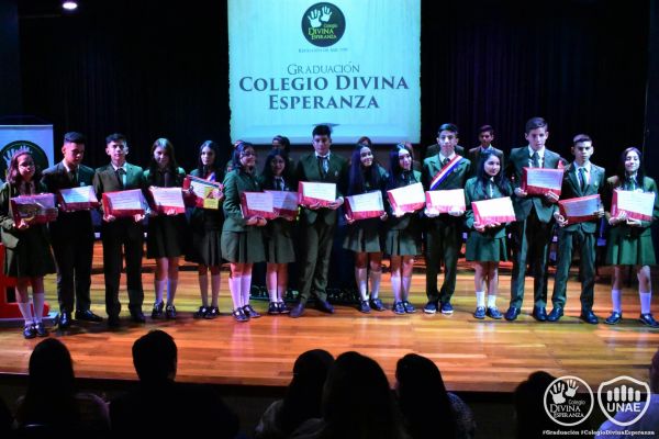 graduacion-colegio-divina-esperanza-noveno-grado-3293B8D1D2-9282-8761-BC11-205D7A9D0FD2.jpg