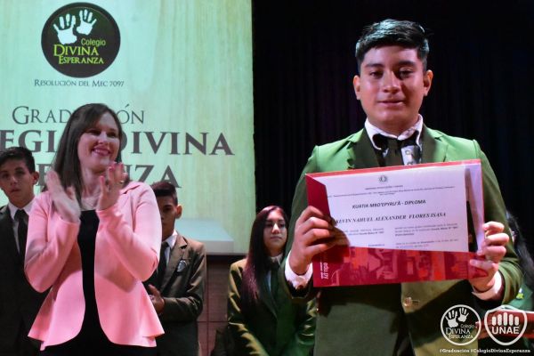 graduacion-colegio-divina-esperanza-noveno-grado-873695151-D65C-1E1D-5897-61B83FBB435A.jpg