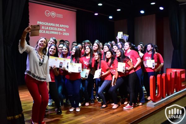 beca-alumno-5-unae-2020-81F9FBC605-E7CF-6965-F2AD-3674C13B4242.jpg