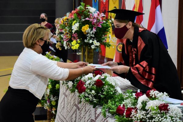 graduacion-unae-isede-2020-3026BD6601-833E-913F-4FCF-7BBDF81EEEBA.jpg