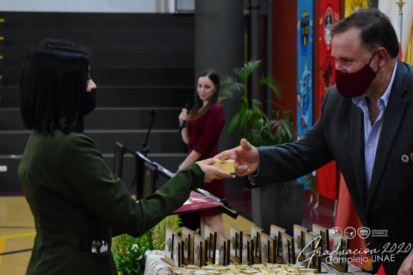 graduaci╟№n-colegio-divina-esperanza-unae-2020-320a262f72-4fe0-978b-2996-2fa47244848f0F23BF0D-C6AD-8E4E-D47C-70E95DEE24D4.jpg