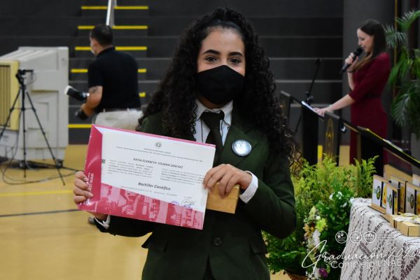 graduaci╟№n-colegio-divina-esperanza-unae-2020-360aa00085-35ad-b75b-1db1-deaaac921f0fE2D14189-BBD5-9F8A-EB4E-532D1B89D6BA.jpg