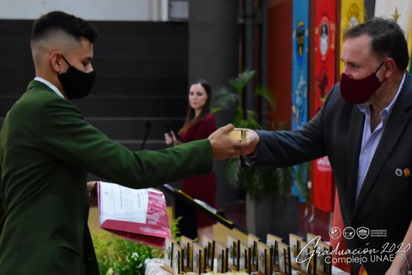 graduaci╟№n-colegio-divina-esperanza-unae-2020-483204c2d7-7e93-98b1-53e1-86ad9d00b3aeA4303EAD-91CC-DD06-4870-B1303165EFFC.jpg