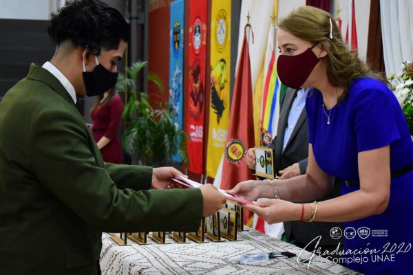 graduaci╟№n-colegio-divina-esperanza-unae-2020-7508a3859b-2ce0-f272-8af2-baf33911570676EAAEEE-93C5-DD3B-7C63-A0A2C6CEF02C.jpg