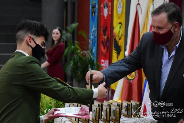 graduaci╟№n-colegio-divina-esperanza-unae-2020-8239f2a2d9-00dd-80c2-90d1-b3b2e7b4a8edFB772824-7832-E966-72E4-E0A3C77BA352.jpg