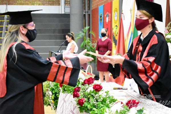 dsc_0092-graduacion-20202f4d1927-6ac5-6fcf-502e-cf63897dda96D7A5DBB3-D5BF-5F51-158E-055040360DEE.jpg