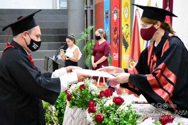 dsc_0121-graduacion-2020386c0b15-8dd8-8bb8-83ca-37d4a01e6893EFD43B5B-9355-C81B-E847-78EEB1D555BD.jpg