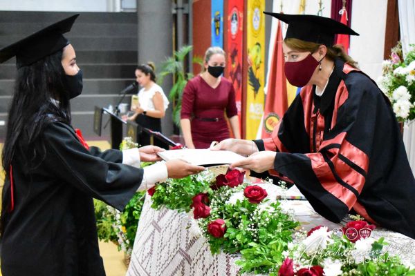 dsc_0126-graduacion-20200ef37aa9-6b8f-c6a4-fb9a-8c6b78cb829c7F8D0233-46ED-3062-E9FD-F318CC2C8C3C.jpg