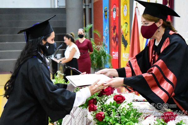 dsc_0148-graduacion-2020d9d95b08-678b-a638-cfbb-4a9c82fde3e69CF7FB8D-8927-ED8F-F4D7-E1B4027FABDA.jpg