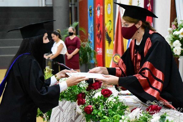 dsc_0170-graduacion-2020c76cd356-e5ab-c561-8c2d-eff39b380ce0BCE2B3E6-988A-DCA6-F124-5B44AD489759.jpg