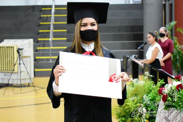 dsc_0268-graduacion-20202a3813b9-d2de-7183-4583-3fc0d62f1b053E7C1C18-DCCD-CFC6-6EBB-53006D2D47BF.jpg