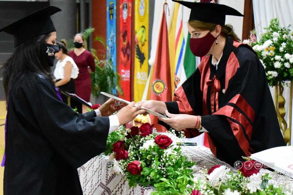 dsc_0352-graduacion-2020af487e0b-11cc-488d-aa52-0a3492f2ab1610AB36C0-9B07-305D-E91E-2D52EF69BDF4.jpg