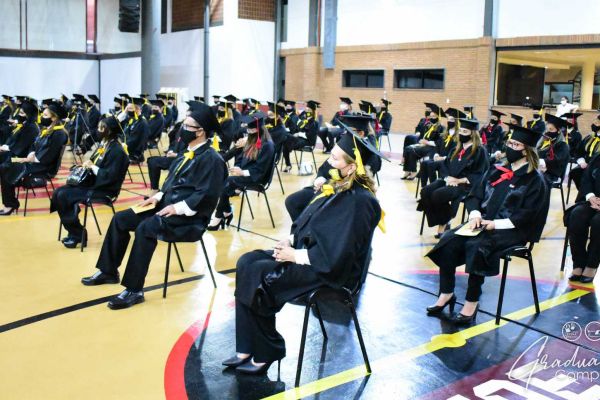 dsc_0443-graduacion-2020d5e9c3cb-8b8b-671f-c56b-25f2042b34683C2B6A0B-204C-2ADB-023B-F4B5EC49CABB.jpg
