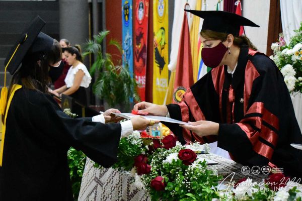 dsc_0481-graduacion-2020f2edc4b1-b45b-ace6-4f27-1b383816c06bA53CD960-F219-CC1F-1198-8F041CAA2702.jpg