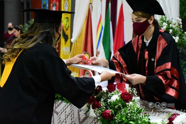dsc_0505-graduacion-2020126db527-ae30-df54-e4be-04b9f1b51d9fE18190D1-F95E-08EE-60EB-7F82D972357E.jpg