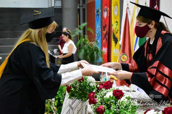 dsc_0537-graduacion-20202e4652e1-48a4-158f-539f-fefceea4d6324D102735-D556-10D8-5513-256B725343FB.jpg