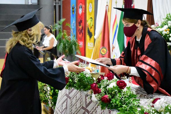 dsc_0659-graduacion-2020333fb7be-894c-3b81-a6e3-610185d50e5bFEAA6500-113A-9CC1-78AC-218739BFC075.jpg