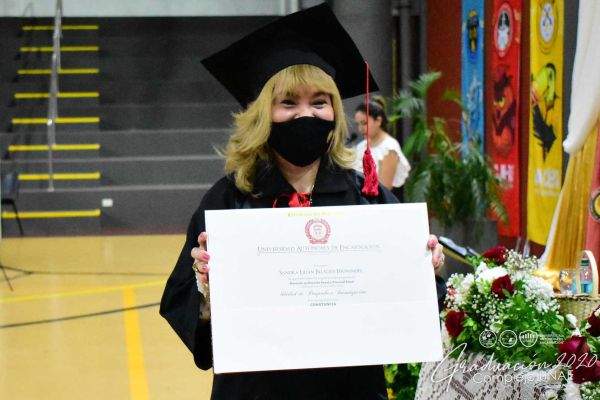dsc_0661-graduacion-2020c47393e4-2eac-63b0-a525-3c296a033e7eB04A2122-44B9-ACD7-2236-6EA2031B053D.jpg