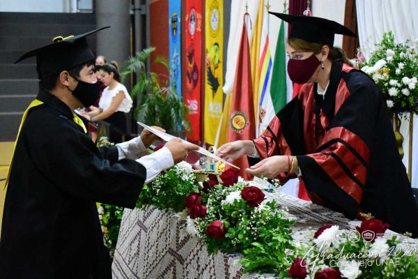 dsc_0754-graduacion-20206199f475-cf91-3db1-76fa-6cf3c5c7bd40AB61801D-3AA9-2C08-EBD3-CC5B03B6F3AC.jpg