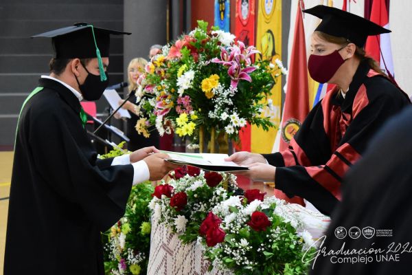graduacion-unae-isede-2020-1706877e7a-f64c-e456-13b1-e13de2a4d8a831531887-15D2-4235-3C05-A55F01ECA1A4.jpg