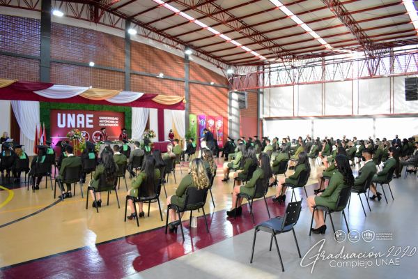 graduacion-unae-isede-2020-177aef497-0db3-fe6b-a884-a7e7ec08af838B9D71E4-305B-18CB-787D-3827D0070B29.jpg