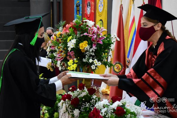 graduacion-unae-isede-2020-20007630c0-3de3-1626-76fc-0584b7a7acd605A57CA7-FFE0-C5CD-1137-5583364569FE.jpg