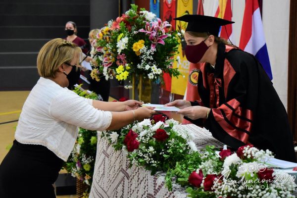 graduacion-unae-isede-2020-3040004c30-bced-ad85-8ccf-03dff1d977f39D5C262D-674B-FCC6-C0C2-80051A99477D.jpg