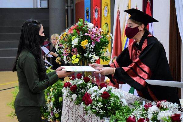 graduacion-unae-isede-2020-319f9cd82c-baf9-8ba6-63dc-f01fff930afc7B70067A-AF1C-5ABA-CA4E-3535AA44D0CA.jpg