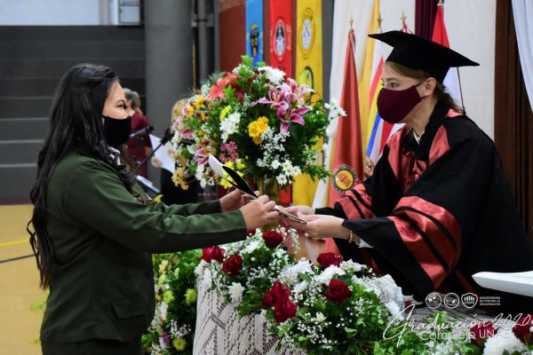 graduacion-unae-isede-2020-3475f3e543-fef1-94b0-928c-67d08326013bCF895FE9-D904-E9A4-3E37-CA0E0B246D44.jpg