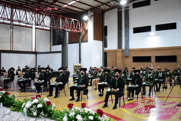 graduacion-unae-isede-2020-39889012ea-c080-c582-ec34-1bb9389ef7d19421E325-6B28-935B-E8C2-5D7DDA172E87.jpg