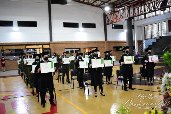 graduacion-unae-isede-2020-41ae2d379a-9776-4812-1cbf-0542e1fa9b39726B07D3-9175-076D-1F61-A9012AC423E8.jpg