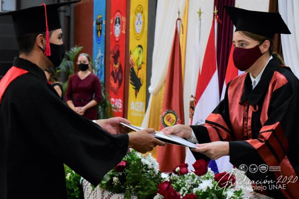graduaciona-isede-unae-2020-25336389b9-f3a9-170b-2be7-2caf9649239978557235-1961-39DA-D8E9-05E3EA854618.jpg