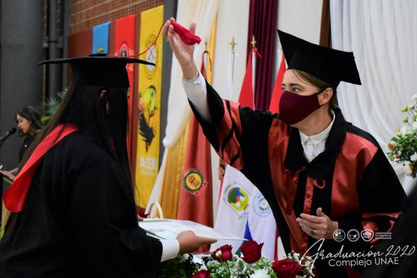 graduaciona-isede-unae-2020-3100ae8698-21e2-3b5e-201c-02328ab26fa44777C121-6B01-FCFB-20E7-CFA93BFE9600.jpg