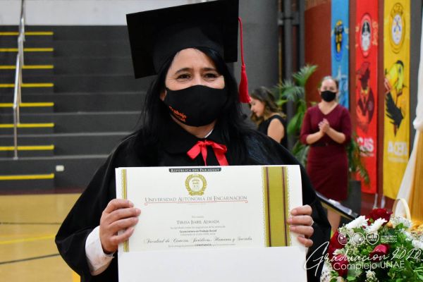 graduaciona-isede-unae-2020-486280e834-9ed9-1001-cc9b-07adfd756252125CB9B2-5C1E-7527-A9AF-7CC4226DA9CC.jpg