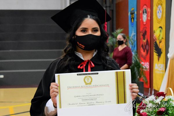 graduaciona-isede-unae-2020-5045343a4a-b6dd-f648-bf03-f78ce8a22829861E116D-E9A3-C641-74EA-7AC281F8FCC0.jpg