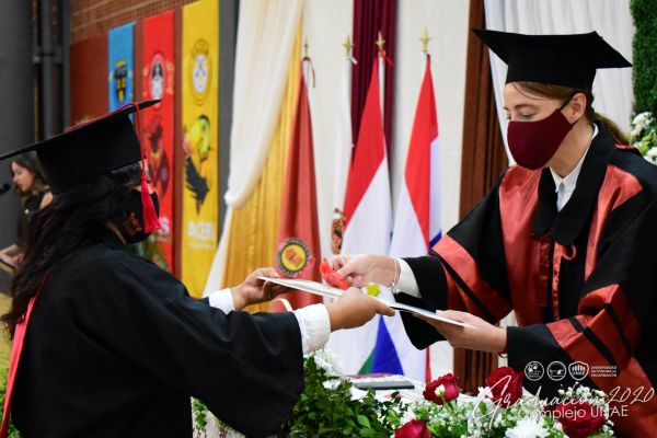 graduaciona-isede-unae-2020-51bb99f07d-f2eb-9341-8eac-0c28f17609b8D54D303C-8957-AEFD-1496-4DD392095C9F.jpg