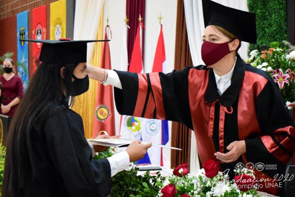 graduaciona-isede-unae-2020-54e1430c0e-d1f9-c726-5f19-64832879a49458E2BAB4-8373-C00F-B0E2-C6841E02728B.jpg