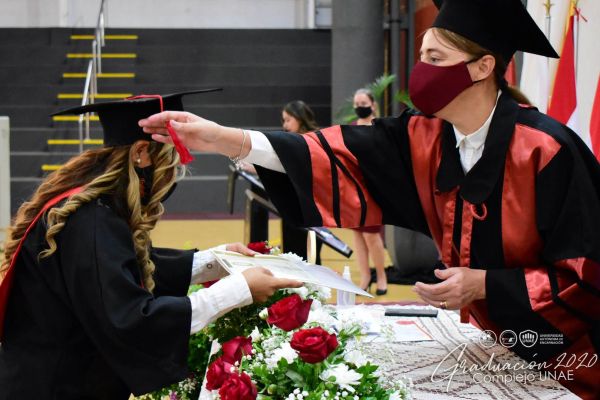 graduaciona-isede-unae-2020-619b35af61-d47e-790a-6413-6d2a2165d24cE24E2F60-4DA4-F5B3-E1C4-C91C17E87DA7.jpg