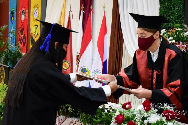 graduaciona-isede-unae-2020-659d6aa6cf-e2b2-963b-d8c4-4a3c4f6f85e9424F2AA7-58B8-5D59-237F-FC15E256169C.jpg