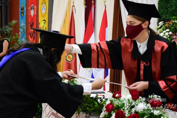 graduaciona-isede-unae-2020-672baf4f1b-8130-9b98-163e-e03c47867a5b84390313-B32B-0844-9E6A-44EB41008655.jpg